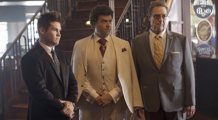 Adam Devine, Danny McBride y John Goodman en 'Los Gemstone'