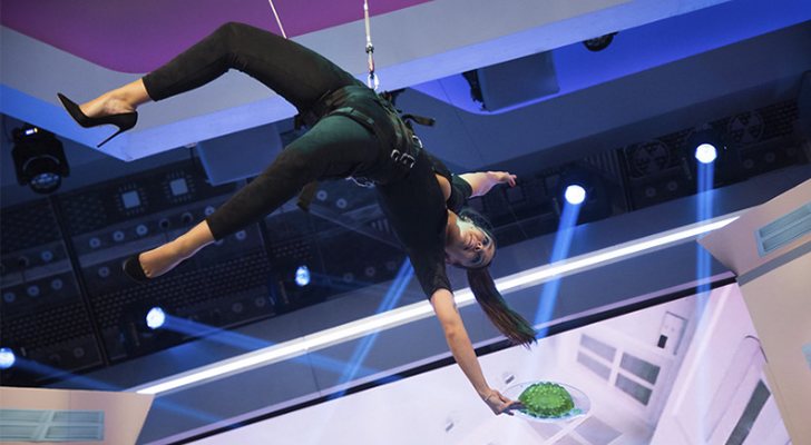 Cristina Pedroche por los aires en su debut en &#39;El Hormiguero&#39;