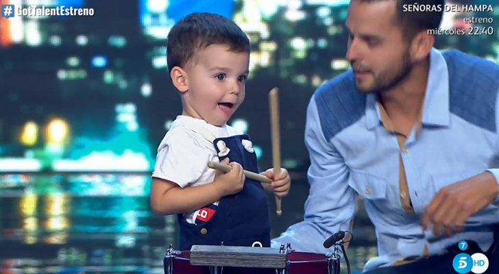 Hugo tocando el tambor en 'Got Talent España'