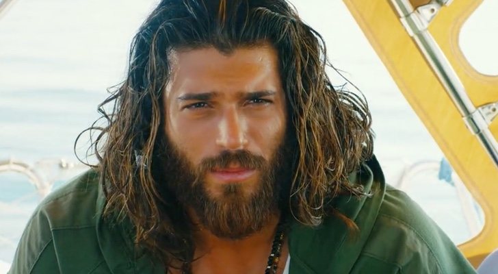 Can y escucha a Sanem sincerarse durante un viaje en barco