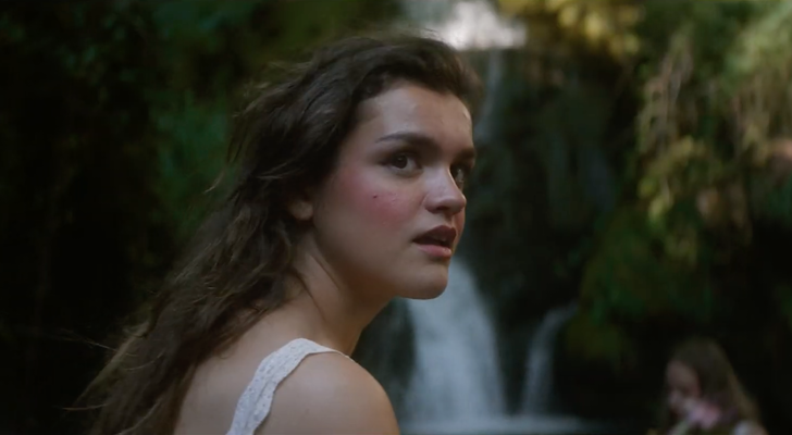 Amaia Romero en el videoclip de &quot;Quiero que vengas&quot;
