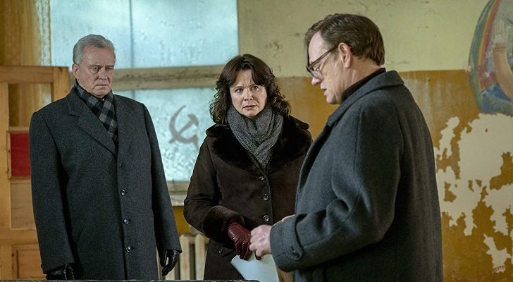 Stellan Skarsgård, Emily Watson y Jared Harris en 'Chernobyl'