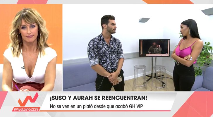 Emma García, atenta al reencuentro entre Suso y Aurah en 'Viva la vida'