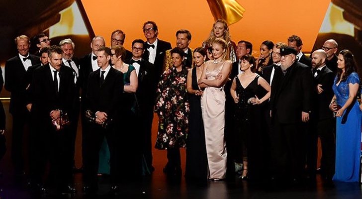 El equipo de 'Juego de Tronos' al recoger el Emmy a la Mejor serie de drama