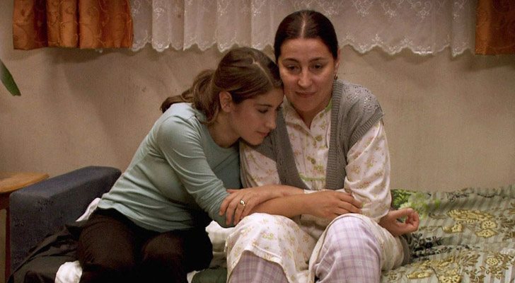 Feriha recibe el apoyo de su madre, Zehra, en 'El secreto de Feriha'