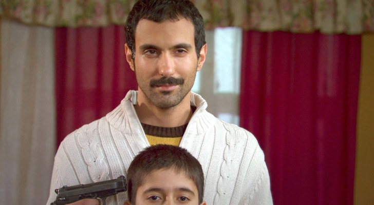 Halil amenaza la vida de un niño en 'El secreto de Feriha'