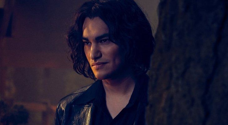 Zach Villa como &quot;El acosador nocturno&quot;, en &#39;AHS: 1984&#39;