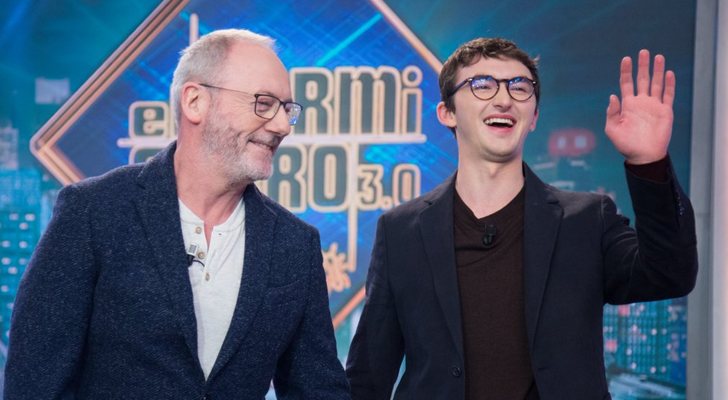 Liam Cunningham e Isaac Hempstead-Wright a su llegada a 'El hormiguero'