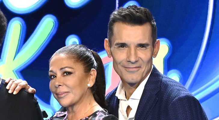 Isabel Pantoja y Jesús Vázquez posan en 'Idol Kids'