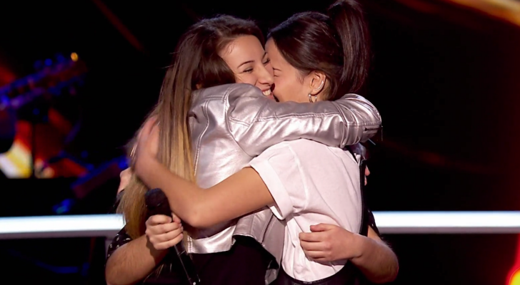 Giada, Alba y Adriana se abrazan tras la batalla en 'La Voz Kids'