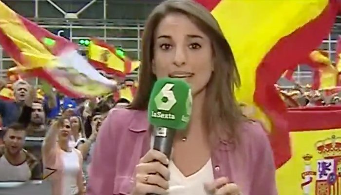 Difícil situación para Ángela Vera en el mitin de VOX en Valencia