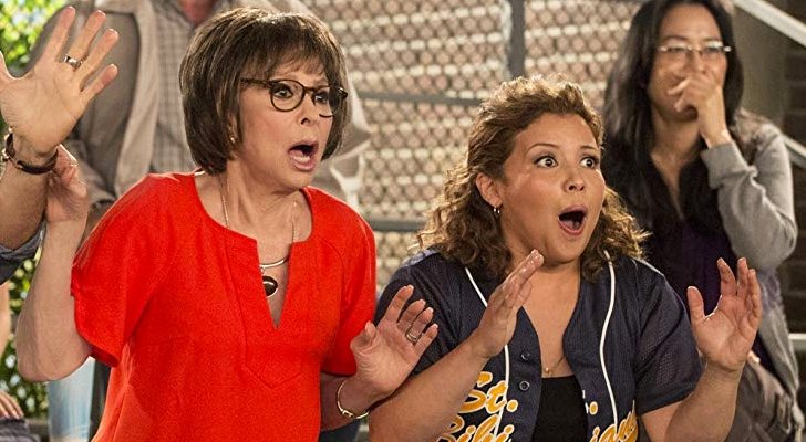 Rita Moreno y Justina Machado en 'Día a día'