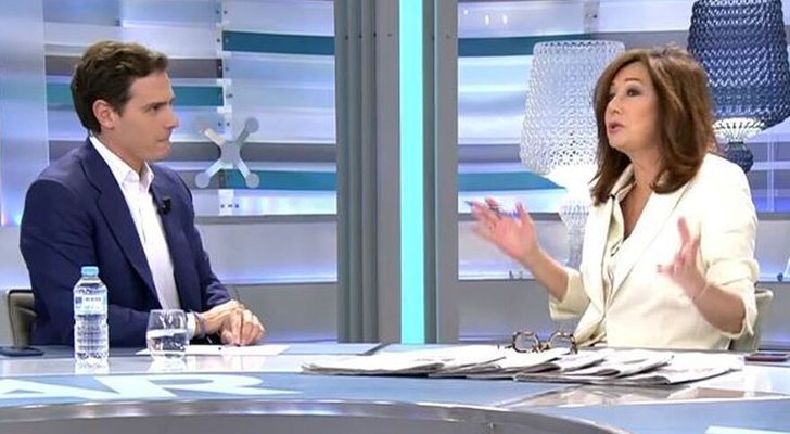 Ana Rosa Quintana y Albert Rivera durante una entrevista