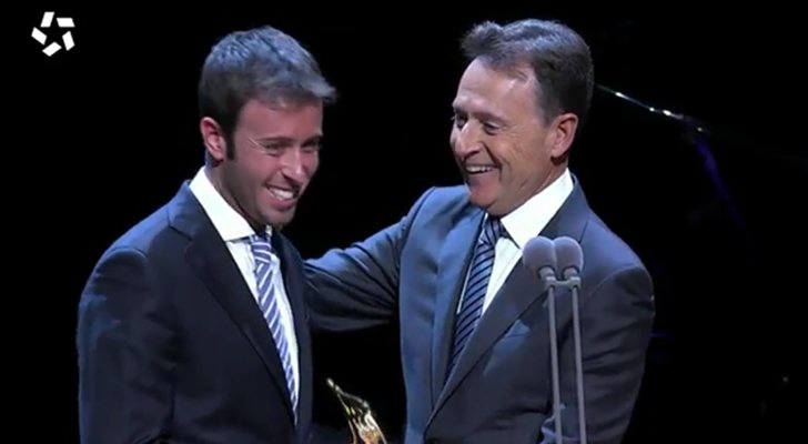 Matías Prats Jr. y Matías Prats en la ceremonia de los Premios Iris 2019