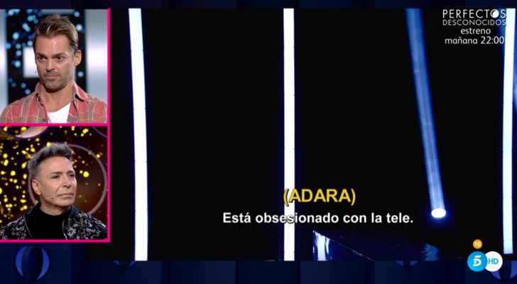 Hugo Castejón, atento a la conversación entre Adara y Joao en 'GH VIP 7'