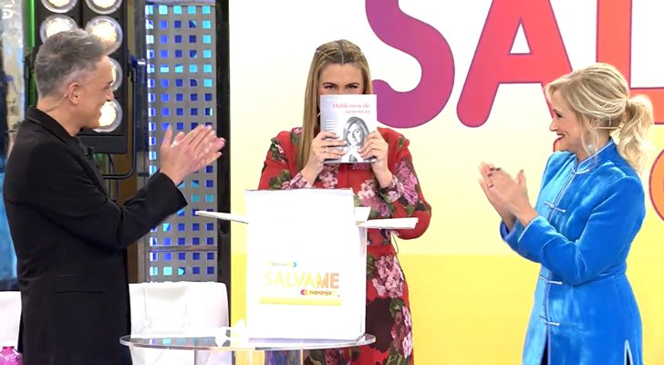 Kiko Hernández y Cristina Cifuentes aplauden a una emocionada Carlota Corredera en 'Sálvame'