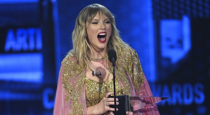 Taylor Swift fue la estrella en los 'America Music Awards'