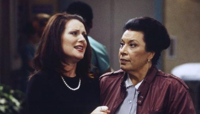 Shelley Morrison, a la dcha, como Rosario en 'Will & Grace'