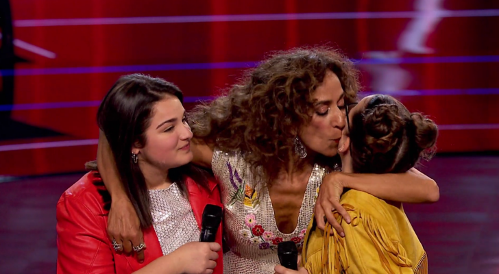 Rosario Flores despide a Paola y Paloma