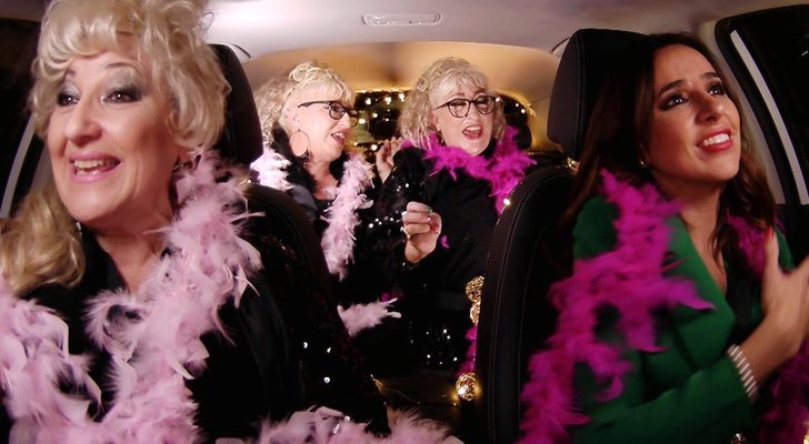 Carmen Alcayde con Las Supremas de Móstoles en 'CarAoke'