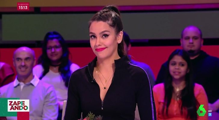 Cristina Pedroche, preocupada por su vestido, en &#39;Zapeando&#39;