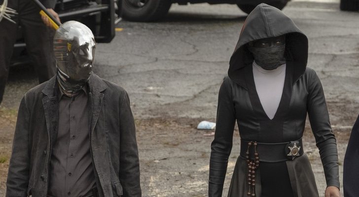 Looking Glass y Sister Night en 'Watchmen'