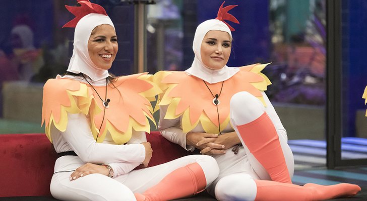 Irene Junquera y Alba Carillo disfrazadas de pollo en 'GH VIP 7'
