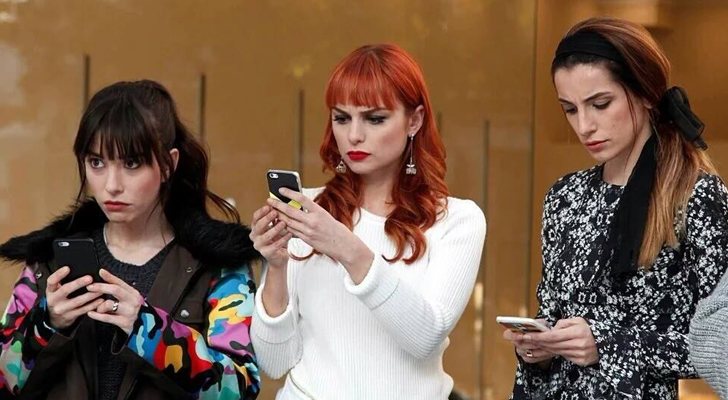 Öyku, Seyman y Burcu en &#39;Kiraz Mevsimi&#39;