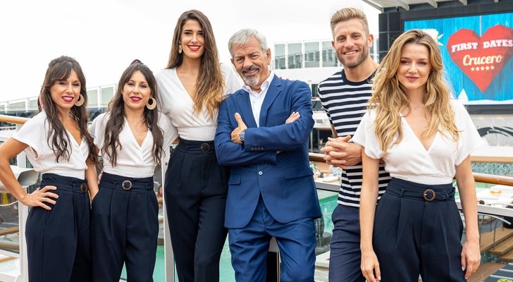 El equipo de 'First Dates Crucero, capitaneado por Carlos Sobera