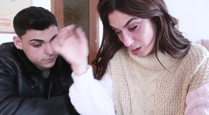 Bea Retamal ('GH 17') junto a Adri mientras realiza su curva de la vida