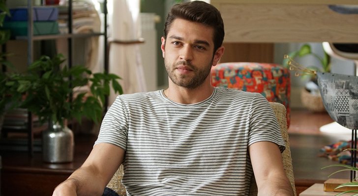 Furkan Andic interpreta a Demir Erendil en 'En todas partes, tú'