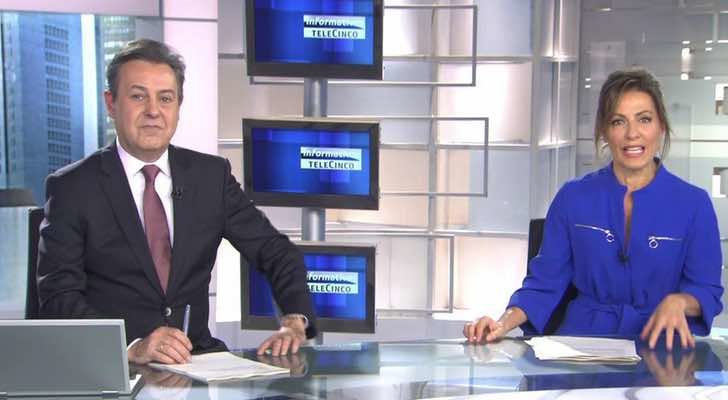 José Ribagorda y Ángeles Blanco en 'Informativos Telecinco'