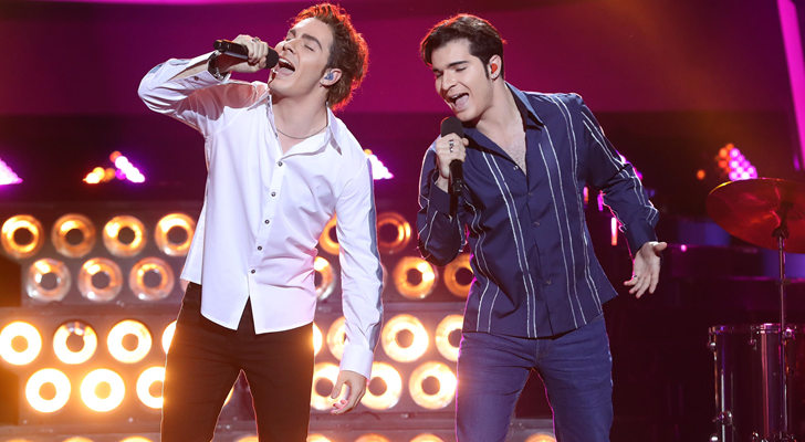 Gemeliers cantan &quot;Dos hombres y un destino&quot; en &#39;Tu cara me suena&#39;