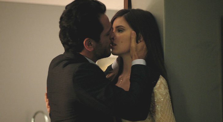 Álex y Angel en su primer encuentro en 'Verdades secretas'