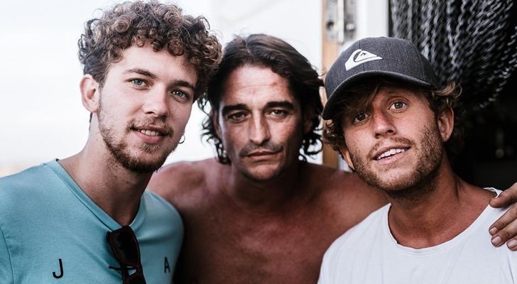 Jesús, concursante de &#39;OT 2020&#39;, y Gonzalo, de &#39;La isla de las tentaciones&#39;, juntos en un local de Barbate