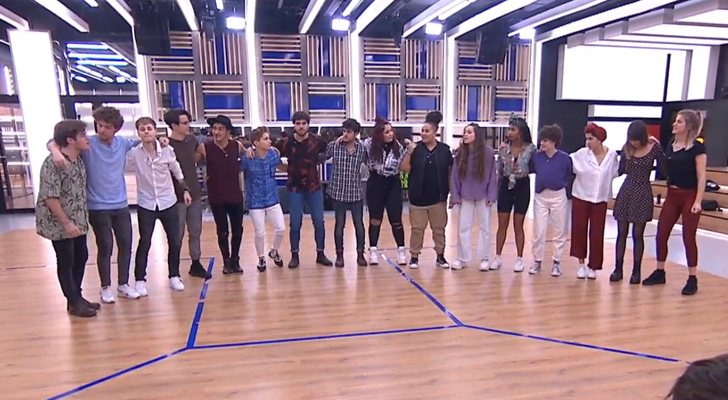 Los concursantes de &#39;OT 2020&#39; interpretan la canción grupal en el primer pase de micros de la Gala 2