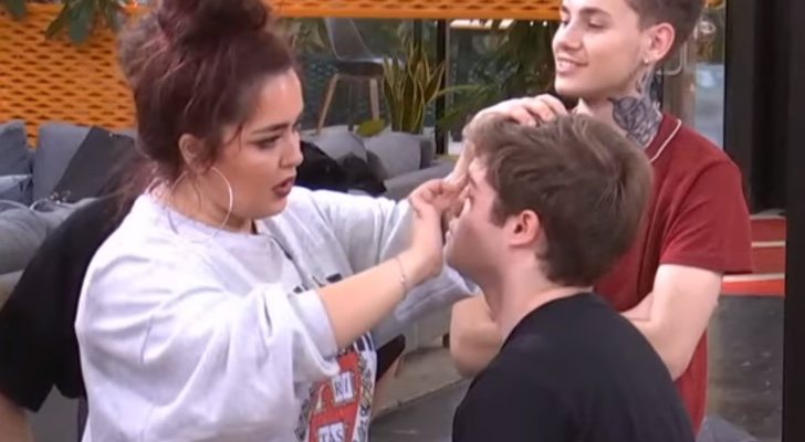 Ariadna maquilla a Gèrard en &#39;OT 2020&#39;