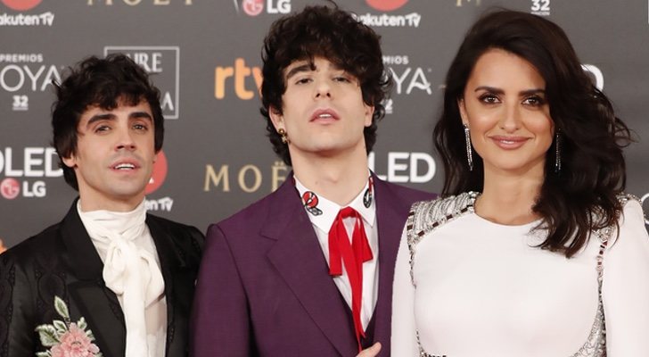 Los Javis y Penélope Cruz