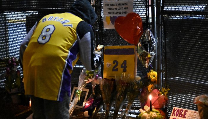 Admiradores se despiden de Kobe Bryant