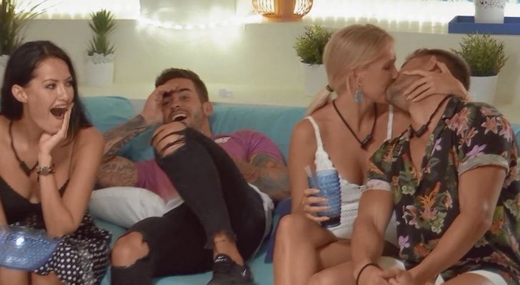 Ismael se da su primer beso en &#39;La isla de las tentaciones&#39; con Andrea