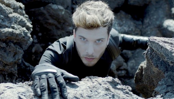 Blas Cantó, en el videoclip de &quot;Universo&quot;