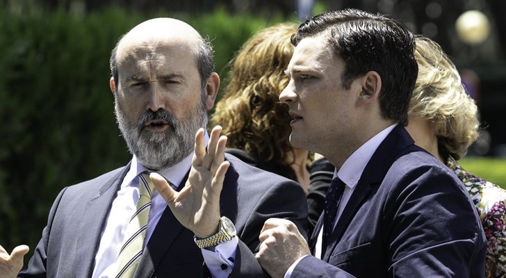 Javier Cámara y Adam Jezierski en 'Vota Juan'