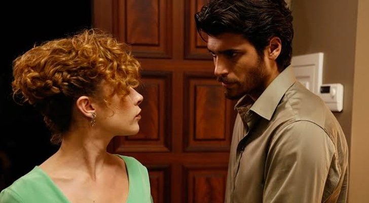 Açelya Topaloglu y Can Yaman en &#39;Inadina Ask: Amor obstinado&#39;