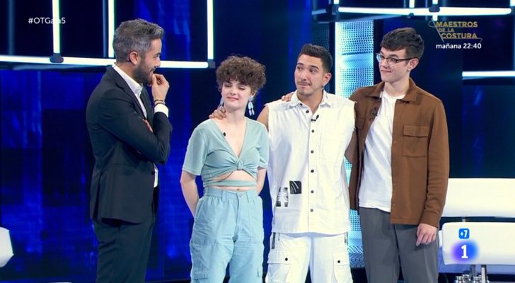 Roberto Leal junto a Anne, Bruno y Flavio, nominados de la Gala 5 de 'OT 2020'
