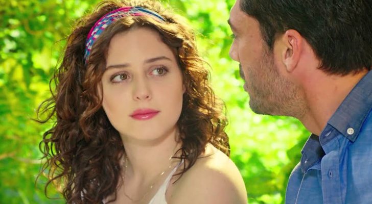 Seren Sirince como Aysegül Dinç en 'Situación sentimental: complicada'
