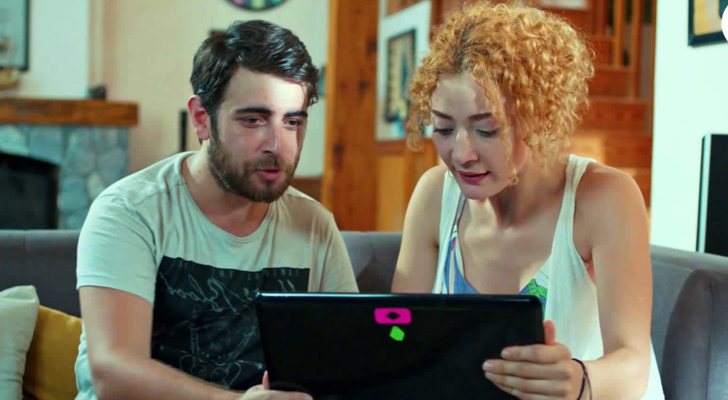 Efe y Ece, "amigos" de Aysegül en 'Situación sentimental: complicada'