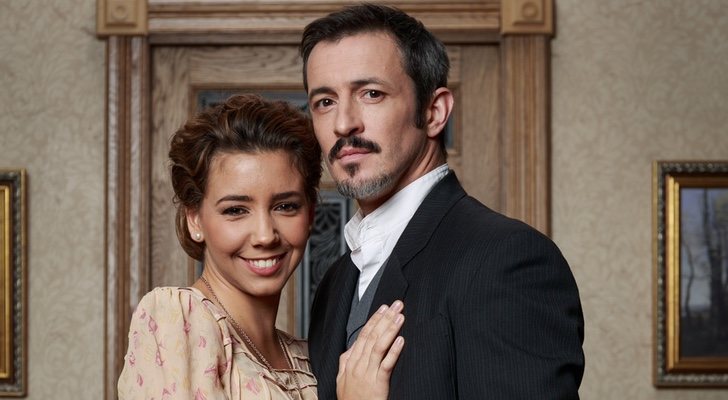 Los personajes de Emilia Ulloa y Alfonso Castañeda en 'El secreto de Puente Viejo'