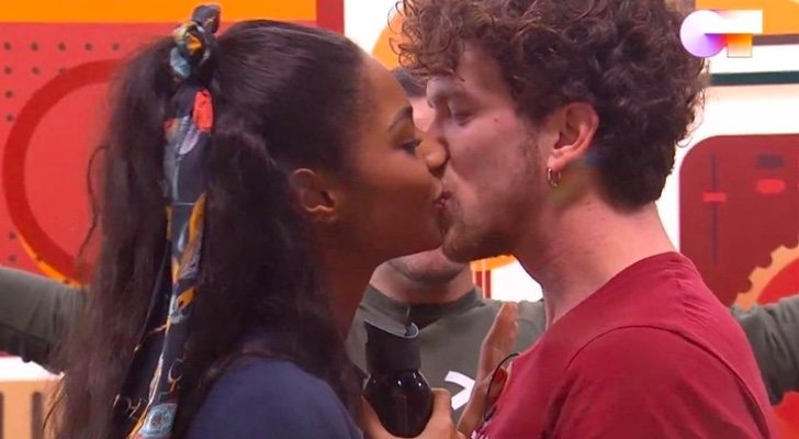 Nia y Jesús, en su ensayo de 'OT 2020'