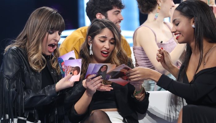 Maialen, Anaju y Nia ojean los discos de 'OT 2020'