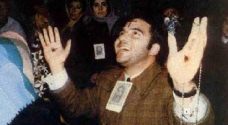 Clemente muestra sus estigmas durante el éxtasis en &#39;El Palmar de Troya&#39;